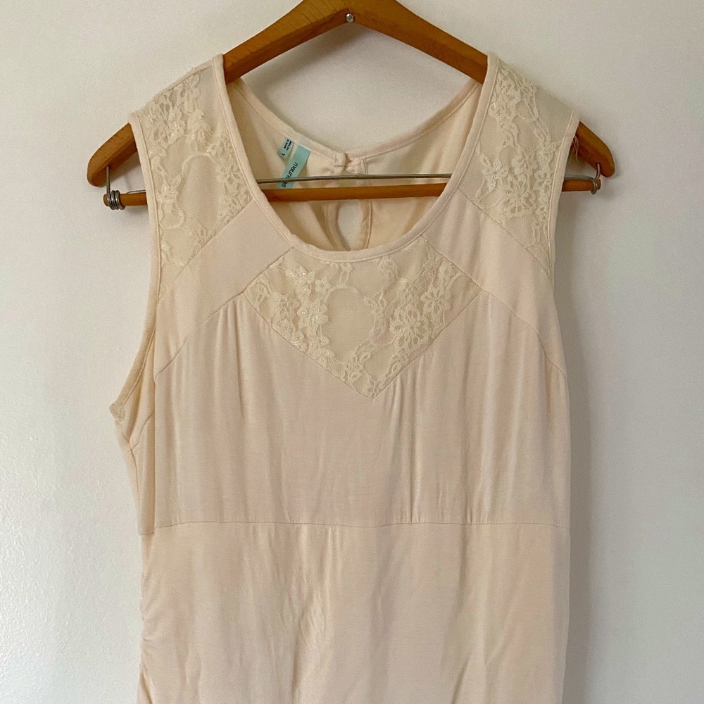 Maurices Off-White Sleeveless Blouse with Lace